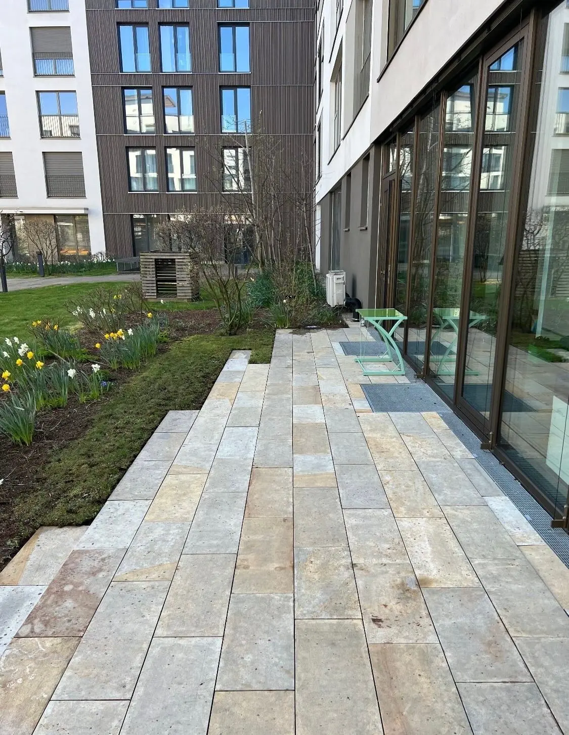 Terrassenplatten im Innenhof